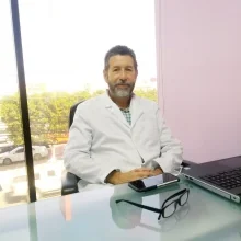 Foto de Dr. Alejandro Martínez Tejeda, Ginecología y Obstetricia en Tijuana