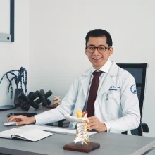 Foto de Dr. Oscar Montes Aguilar, Neurocirugía en Tijuana