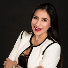Foto de Dr. Sara Lea Salas, Dermatología en Tijuana