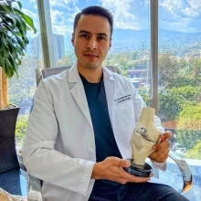 Foto de Dr. Carlos Eduardo Uribe Saloma, Ortopedia y Traumatología en Ciudad de México
