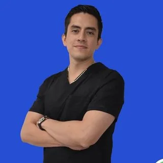 Foto de Dr. Christopher Davalos, Urología en Ciudad de México