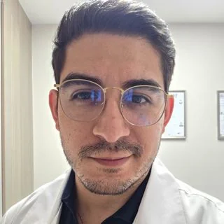 Foto de Dr. Luis Alberto Rayón Rodríguez, Ortopedia y Traumatología en Ciudad de México