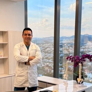 Foto de Dr. Luis Mario Montes Jimenez, Ortopedia y Traumatología en Ciudad de México
