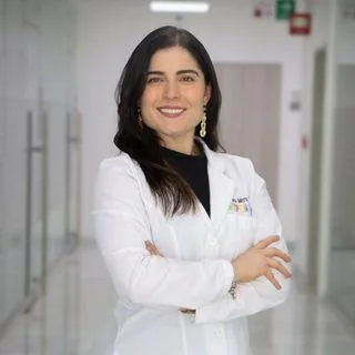 Foto de Dr. Mayra Carolina Osuna Zamora, Ortopedia y Traumatología en Ciudad de México