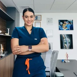 Foto de Dr. Nicole Alejandra Canales Romero, Ortopedia y Traumatología en Ciudad de México