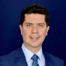 Foto de Dr. Raúl Pérez Cerezo, Cirugía Plástica y Reconstructiva en Ciudad de México