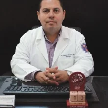 Foto de Dr. César Armando Paredes Solís, Urología en Tuxtla Gutiérrez