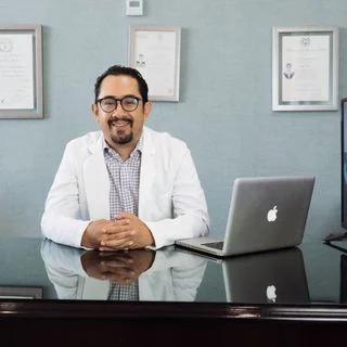 Foto de Dr. Wilberth Antonio Salazar Ozuna, Urología en Tuxtla Gutiérrez