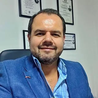 Dr. Adán Israel Arellano Rodríguez