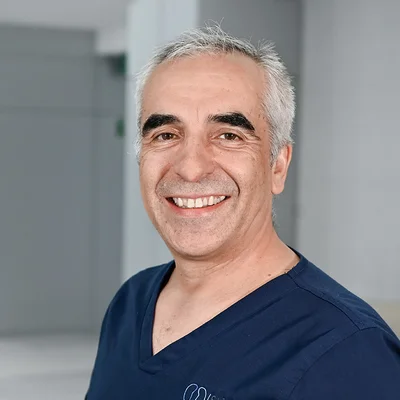 Foto de Dr. Alejandro Rueda Loaiza, Gastroenterología, Urología en Juárez