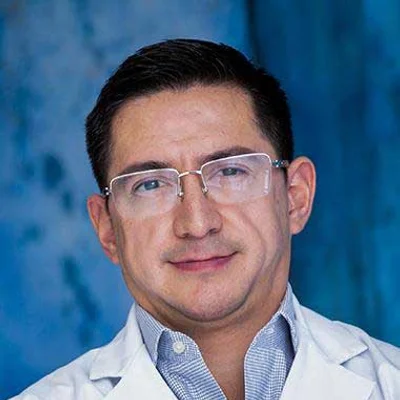 Foto de Dr. Alejandro Sierra Torres, Urología en Ciudad de México