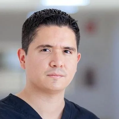 Foto de Dr. Axel Eduardo Rosas Rodríguez, Oncología Médica en Juárez