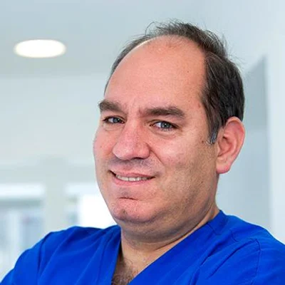 Foto de Dr. Carlos Alberto Serrano Gavuzzo, Angiología y Cirugía Vascular en Juárez