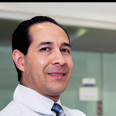 Foto de Dr. Emmanuel Carrera Lomas, Ginecología y Obstetricia en Juárez