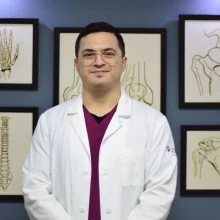 Foto de Dr. Fernando Isaac Martinez Peña, Ortopedia y Traumatología en Chihuahua