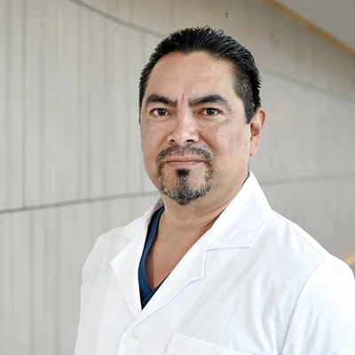 Foto de Dr. José Enrique Paredes Barrientos, Ortopedia y Traumatología en Juárez