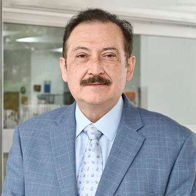 Foto de Dr. José Fernando Izquierdo Moncayo, Ortopedia y Traumatología en Juárez