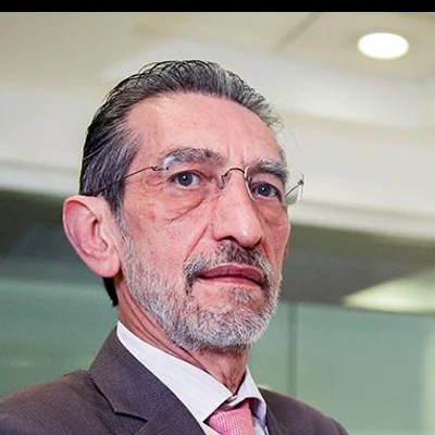 Foto de Dr. Juan Manuel Carreras Martínez, Ginecología y Obstetricia en Juárez