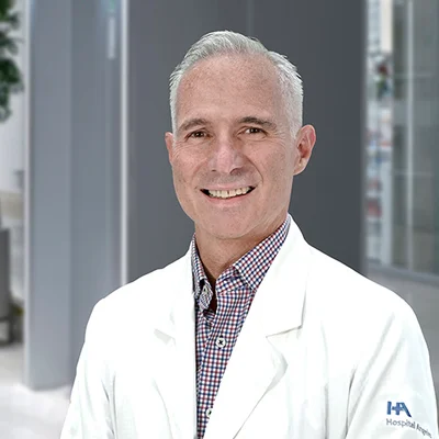 Foto de Dr. Román Capdevila Leonori, Ortopedia y Traumatología en Juárez