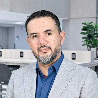 Foto de Dr. Victor Hugo Carmona Ornelas, Ginecología y Obstetricia en Juárez