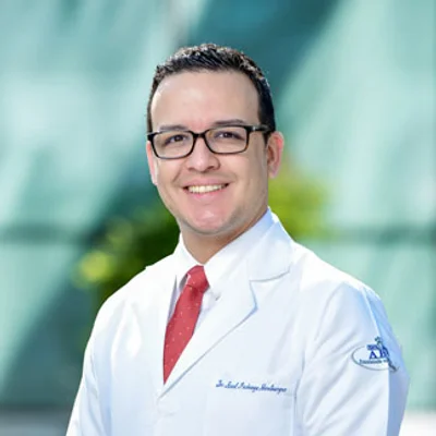 Foto de Dr. Axel Pedraza Montenegro, Medicina Crítica, Medicina Interna en Ciudad de México
