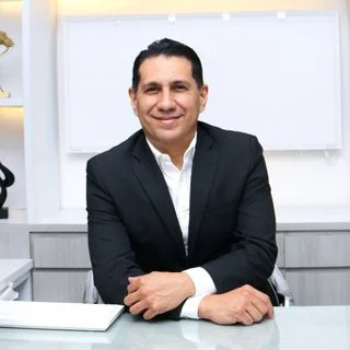 Dr. Alfonso Cambero Zamorano