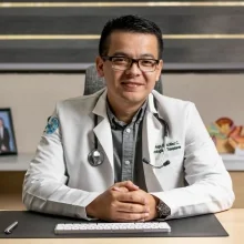 Foto de Dr. Hugo González Cárdenas, Nefrología en Torreón