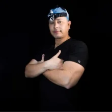 Dr. Ricardo Flores Débora