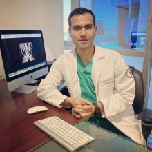 Foto de Dr. Omar Piñón Solís, Urología en Toluca