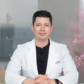 Foto de Dr. Albert Amaya Flores, Ginecología y Obstetricia en León