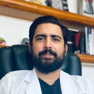 Foto de Dr. Armando S. Ruiz Treviño, Neurocirugía en León