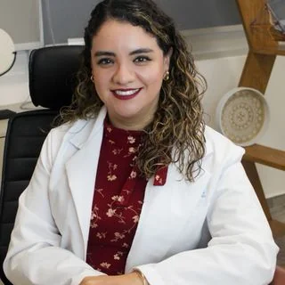 Foto de Dra. Claudia Ivette Anguiano Flores, Geriatría en León