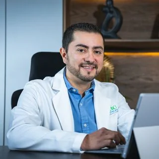 Foto de Dr. Eduardo Apolicán Juárez, Ginecología y Obstetricia en León