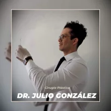 Foto de Dr. Julio González, Cirugía Plástica y Reconstructiva en León