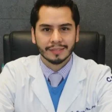 Foto de Dr. Ricardo Yuen, Dermatología en Irapuato