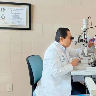 Foto de Dr. Tomas Soto García, Oftalmología en Celaya