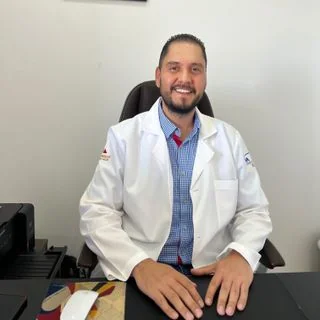 Foto de Dr. César Felipe Ploneda Valencia, Cirugía General en Juárez