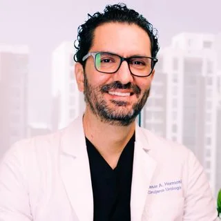 Foto de Dr. Cesar Hermosillo, Urología en Guadalajara