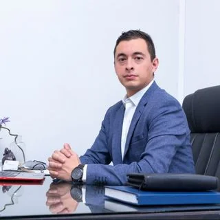 Foto de Dr. Claudio Romo Palomares 2, Urología en Guadalajara