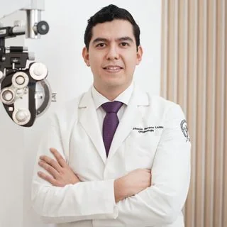 Foto de Dr. Eduardo Navarro Lozano, Oftalmología en Guadalajara