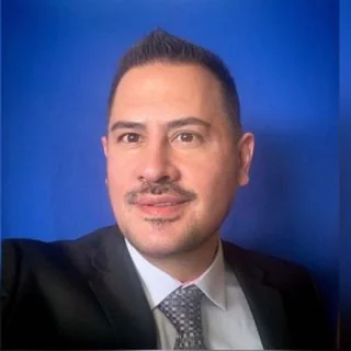 Foto de Dr. Ernesto Velazco Manzo, Dermatología en Guadalajara
