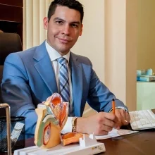 Foto de Dr. Felipe Vélez Cárdenas, Urología en Guadalajara