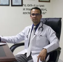 Foto de Dr. Ismael Almaraz Ortiz, Urología en Guadalajara
