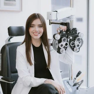 Foto de Dr. Nicole Macriz Romero, Oftalmología en Guadalajara