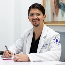 Foto de Dr. Roberto Enrique López Cervantes, Ortopedia y Traumatología en Guadalajara