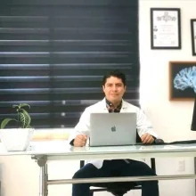 Foto de Dr. Sandor Quintero Aparicio, Neurología en Guadalajara