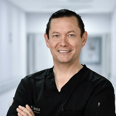 Foto de Dr. Lenin Alfonso Reyes Ibarra, Cirugía Plástica y Reconstructiva en Morelia