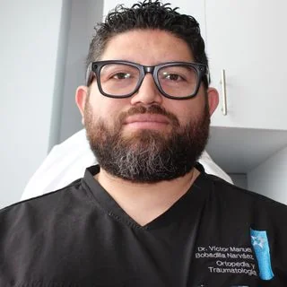 Foto de Dr. Victor Manuel Bobadilla Narvaez, Ortopedia y Traumatología en Morelia