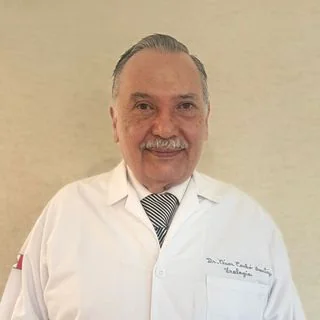 Foto de Dr. César Alejandro Carbó Gortazar, Urología en Cuernavaca
