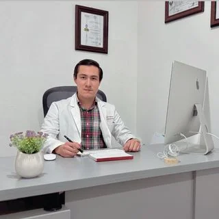 Foto de Dr. Khalid Montoya Ledesma, Ginecología y Obstetricia en Tepic